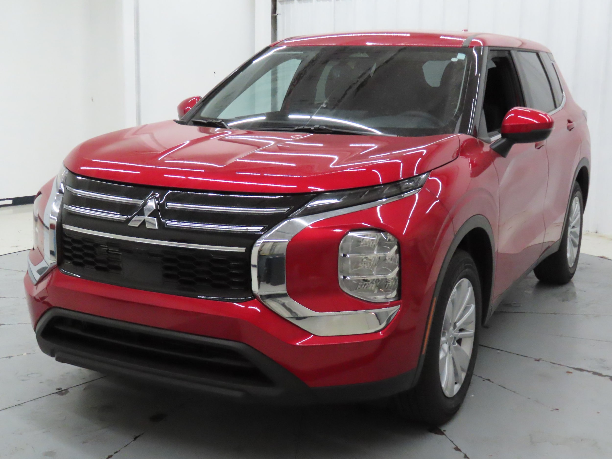 2026 Mitsubishi Outlander ES - Photo 8