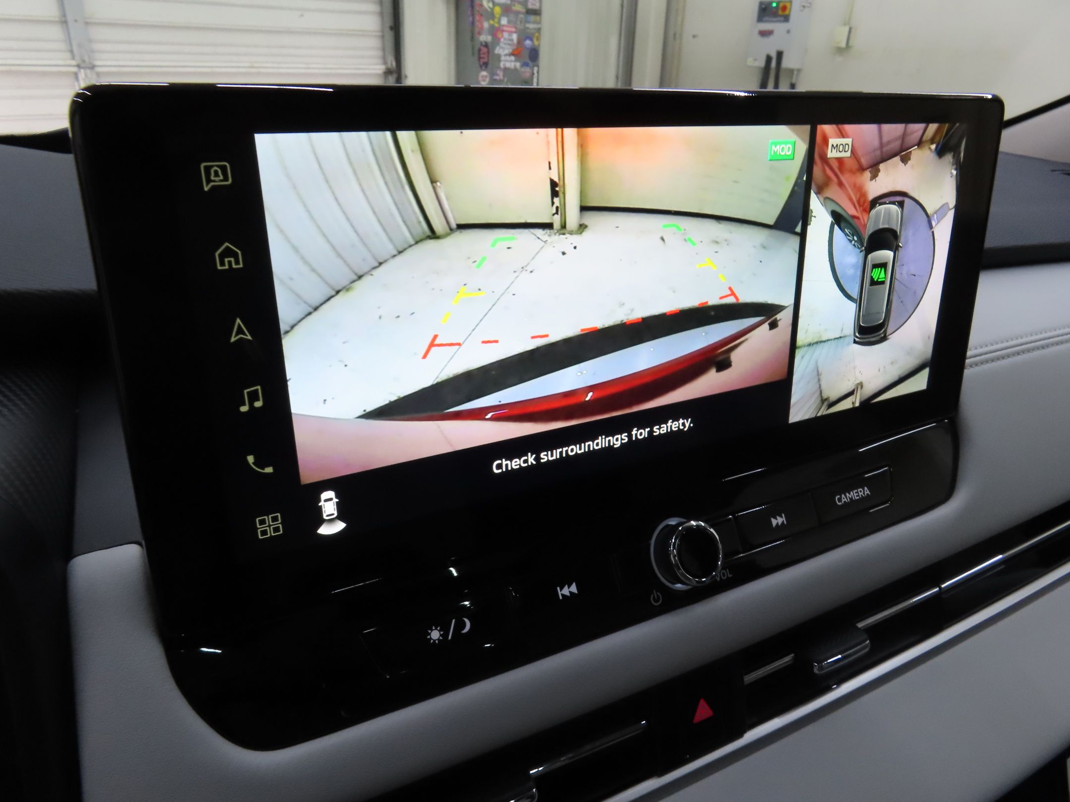 2025 Mitsubishi Outlander SE - Photo 18