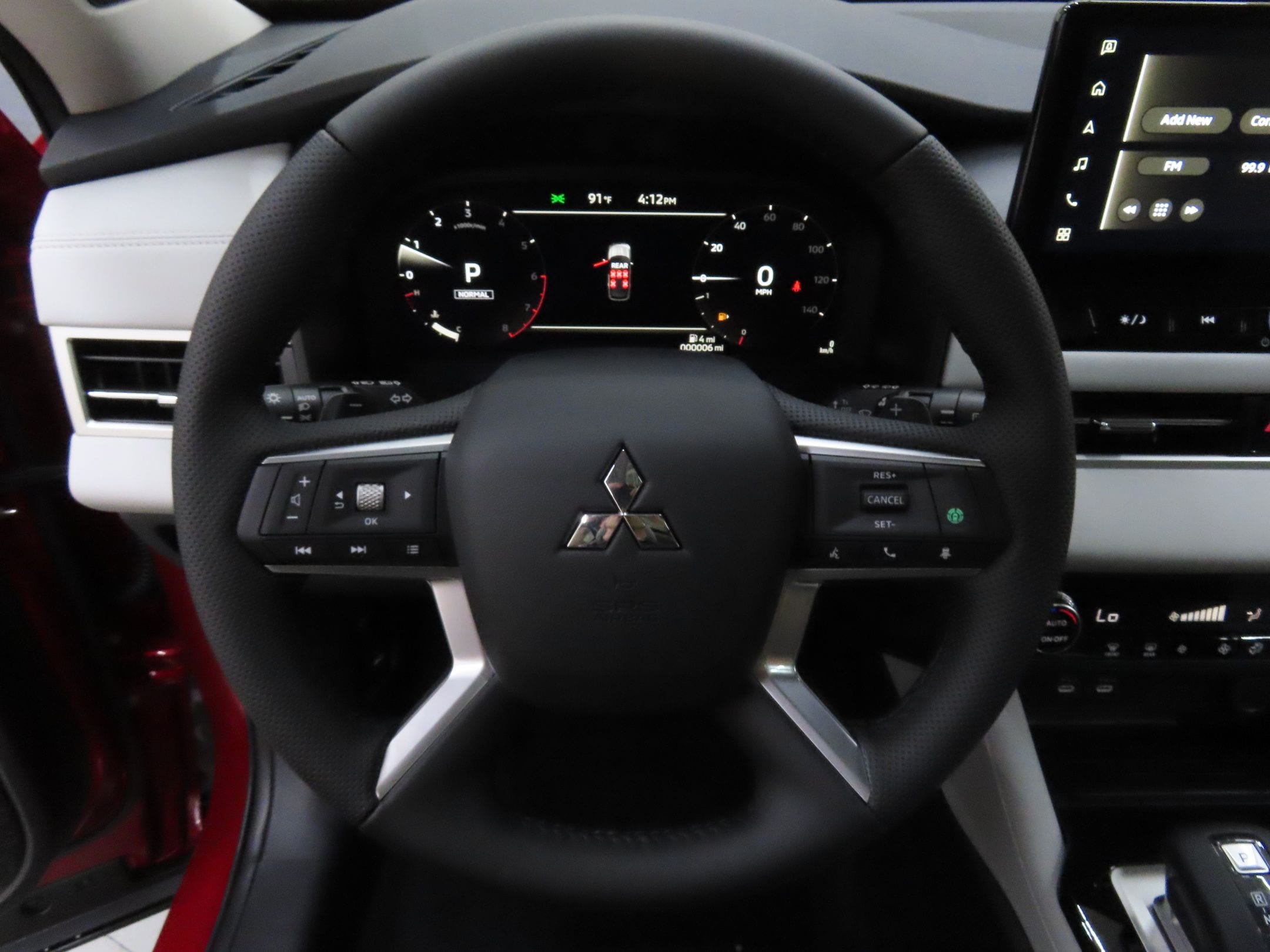2025 Mitsubishi Outlander SE - Photo 15