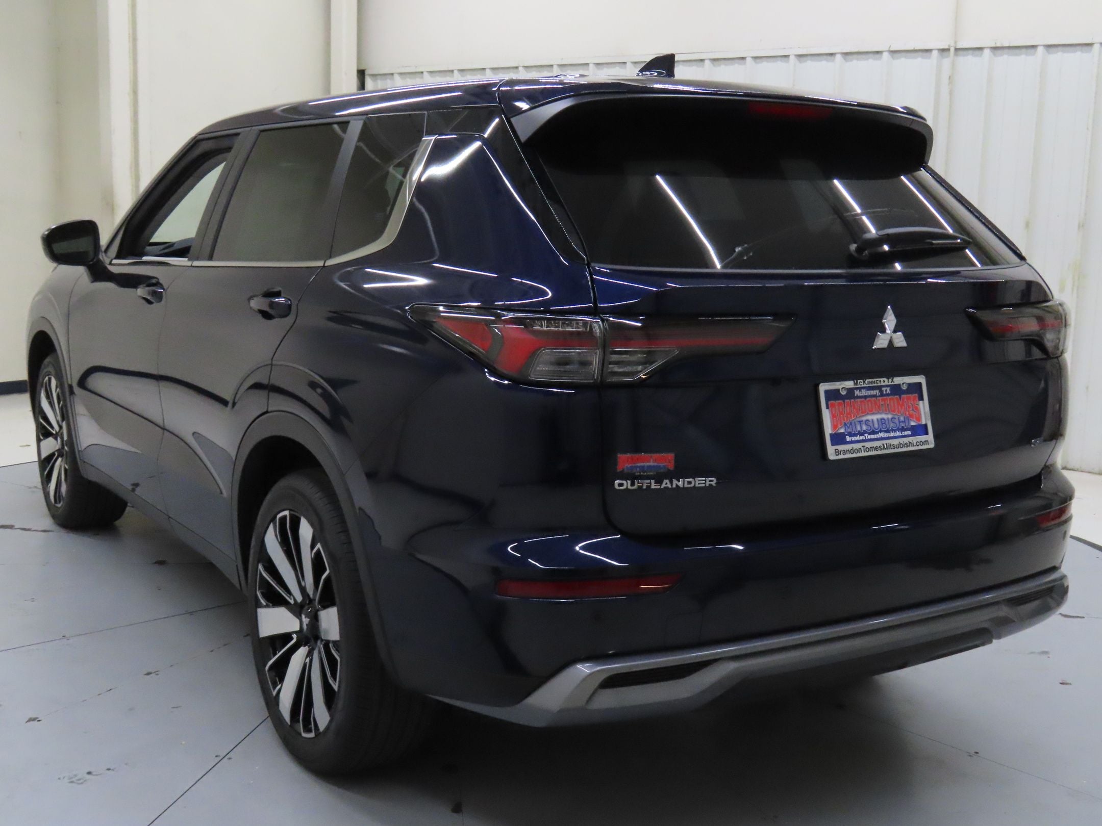 2025 Mitsubishi Outlander SE - Photo 6