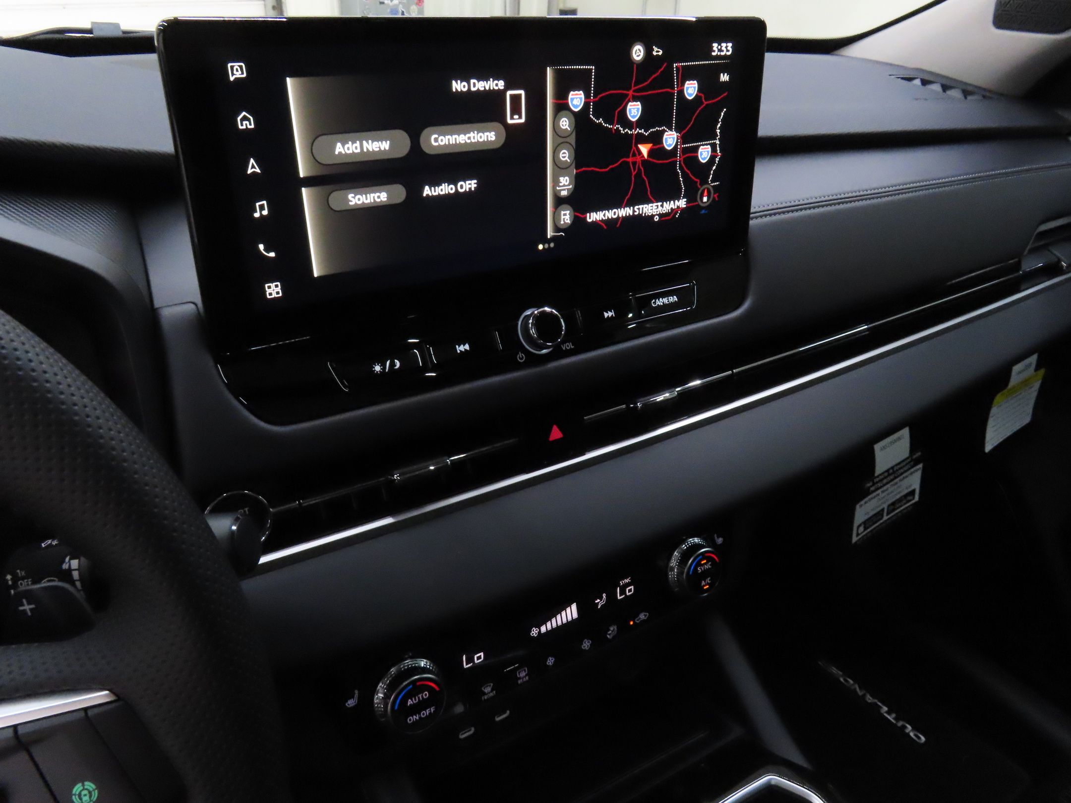 2025 Mitsubishi Outlander SE - Photo 17