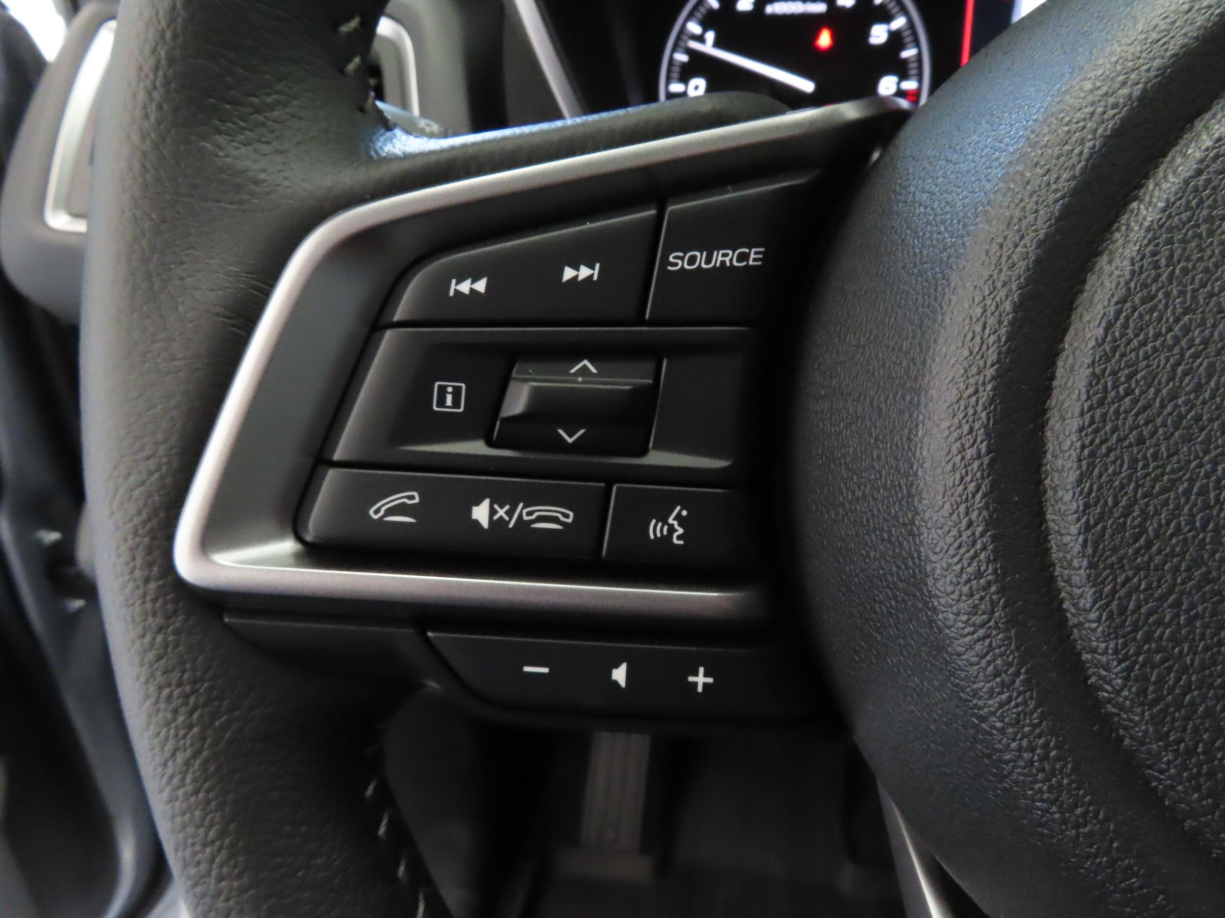 2026 Subaru Ascent Limited - Photo 12