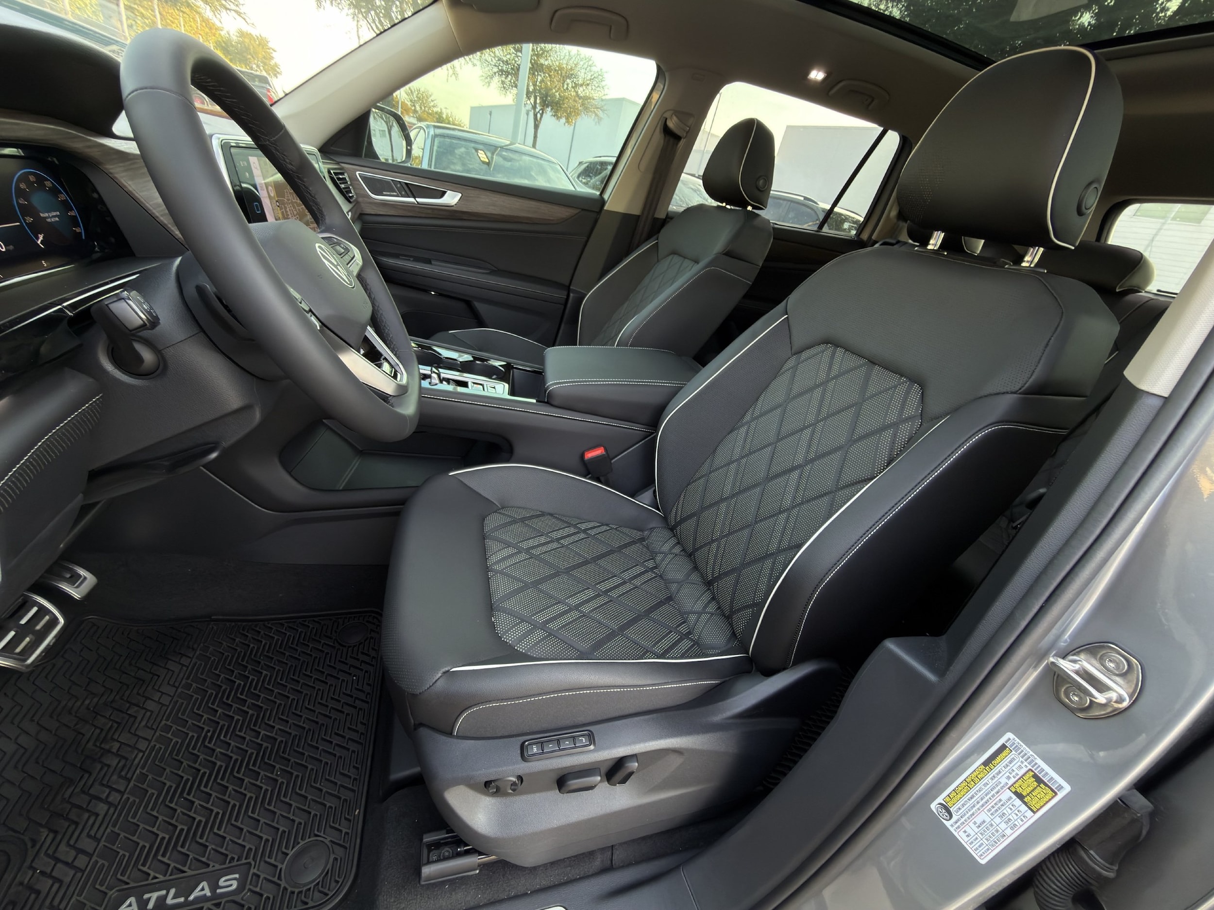 2026 Volkswagen Atlas SEL Premium R-Line - Photo 18