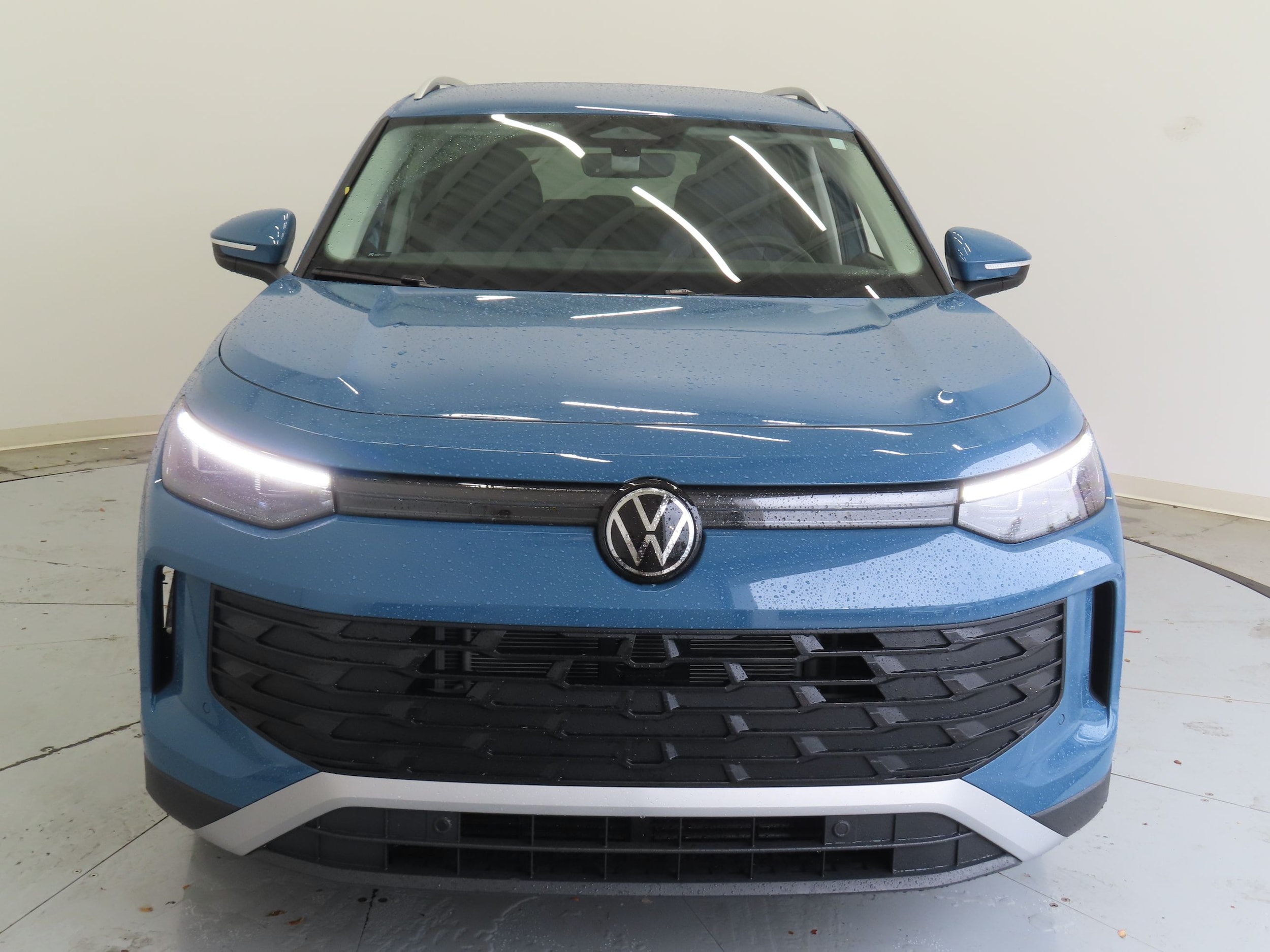 2025 Volkswagen Tiguan SE - Photo 6