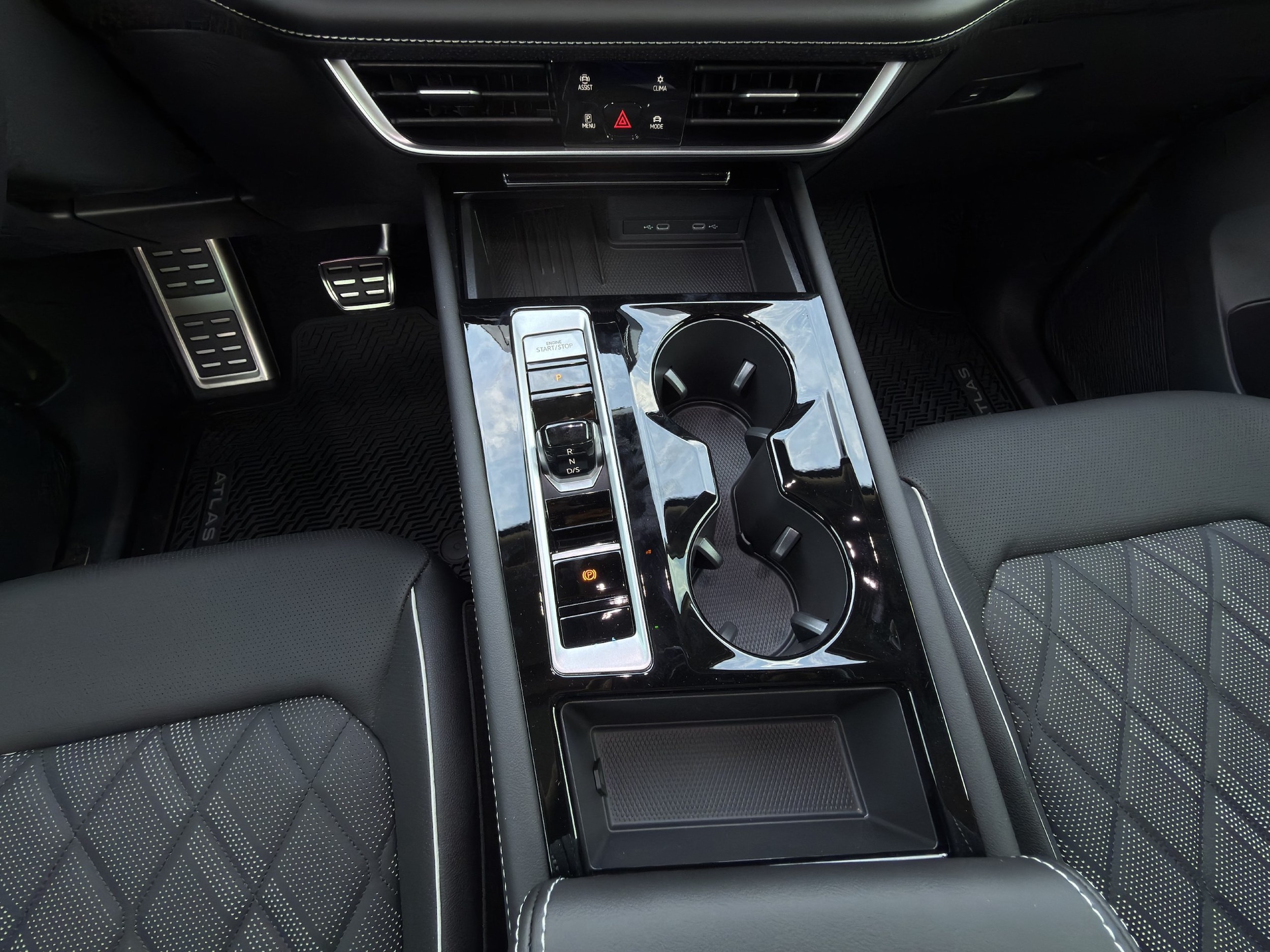2026 Volkswagen Atlas SEL Premium R-Line - Photo 15