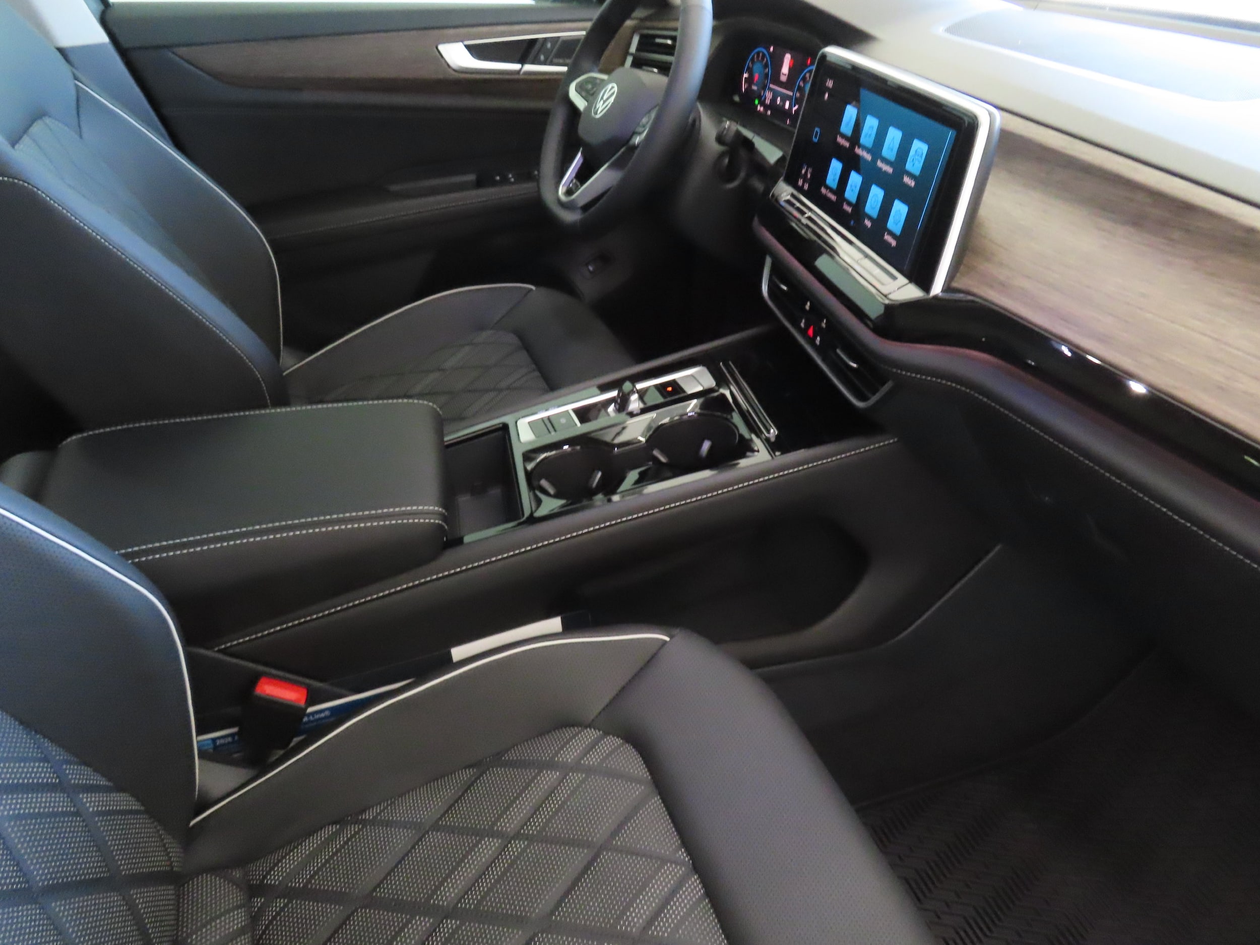 2026 Volkswagen Atlas SEL Premium R-Line - Photo 27