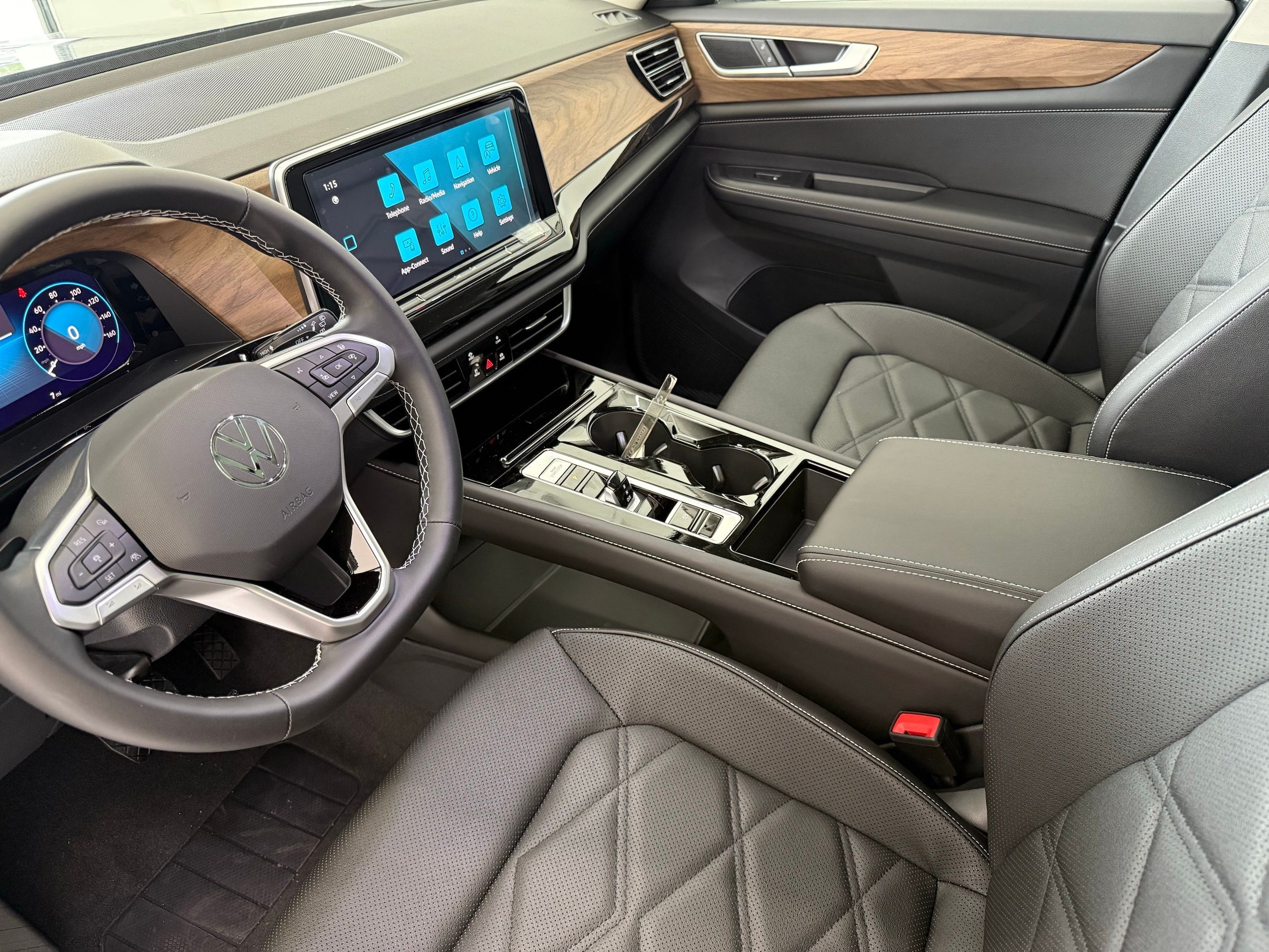 2025 Volkswagen Atlas SE w/Tech - Photo 19