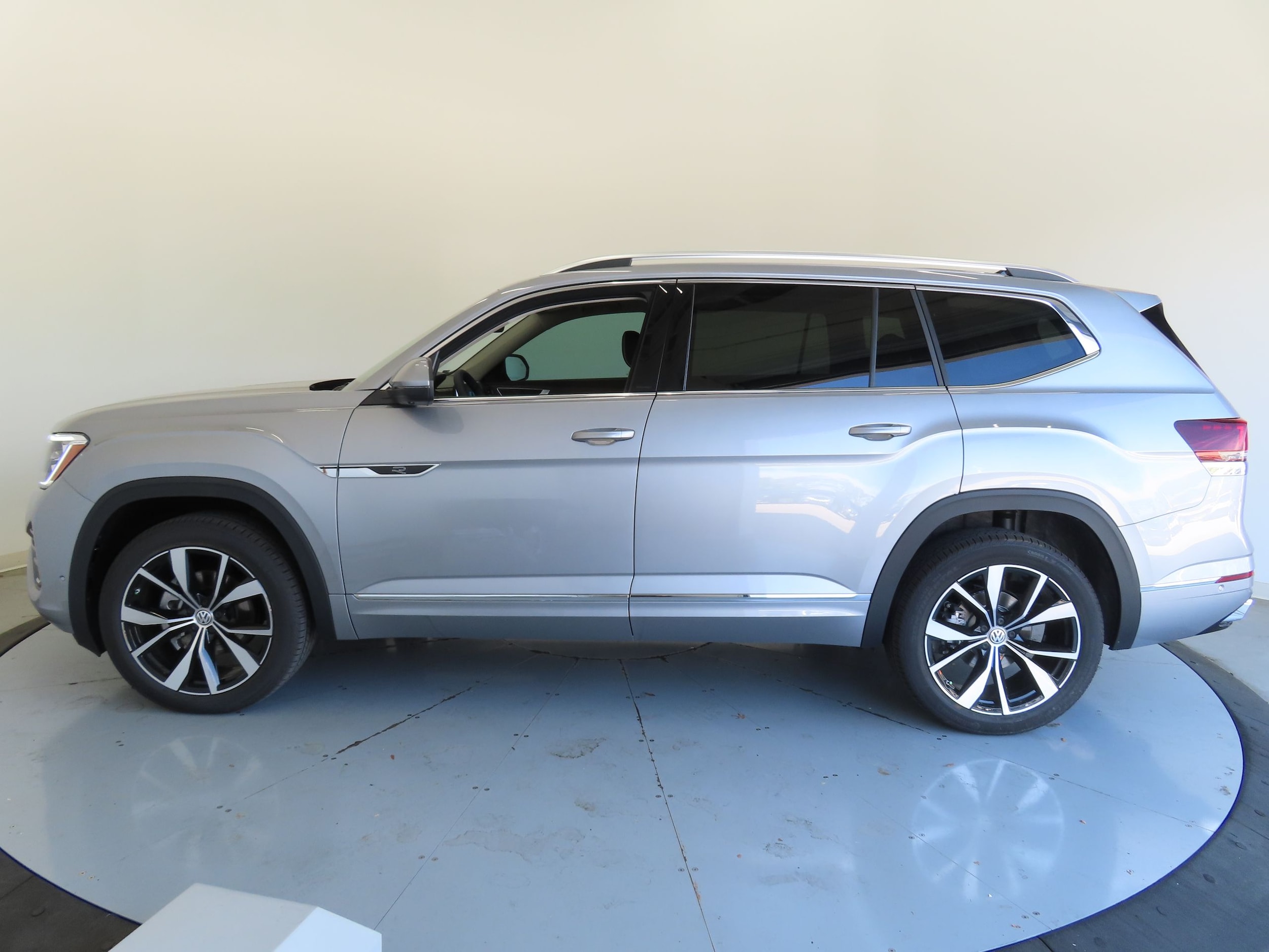 2026 Volkswagen Atlas SEL Premium R-Line - Photo 7