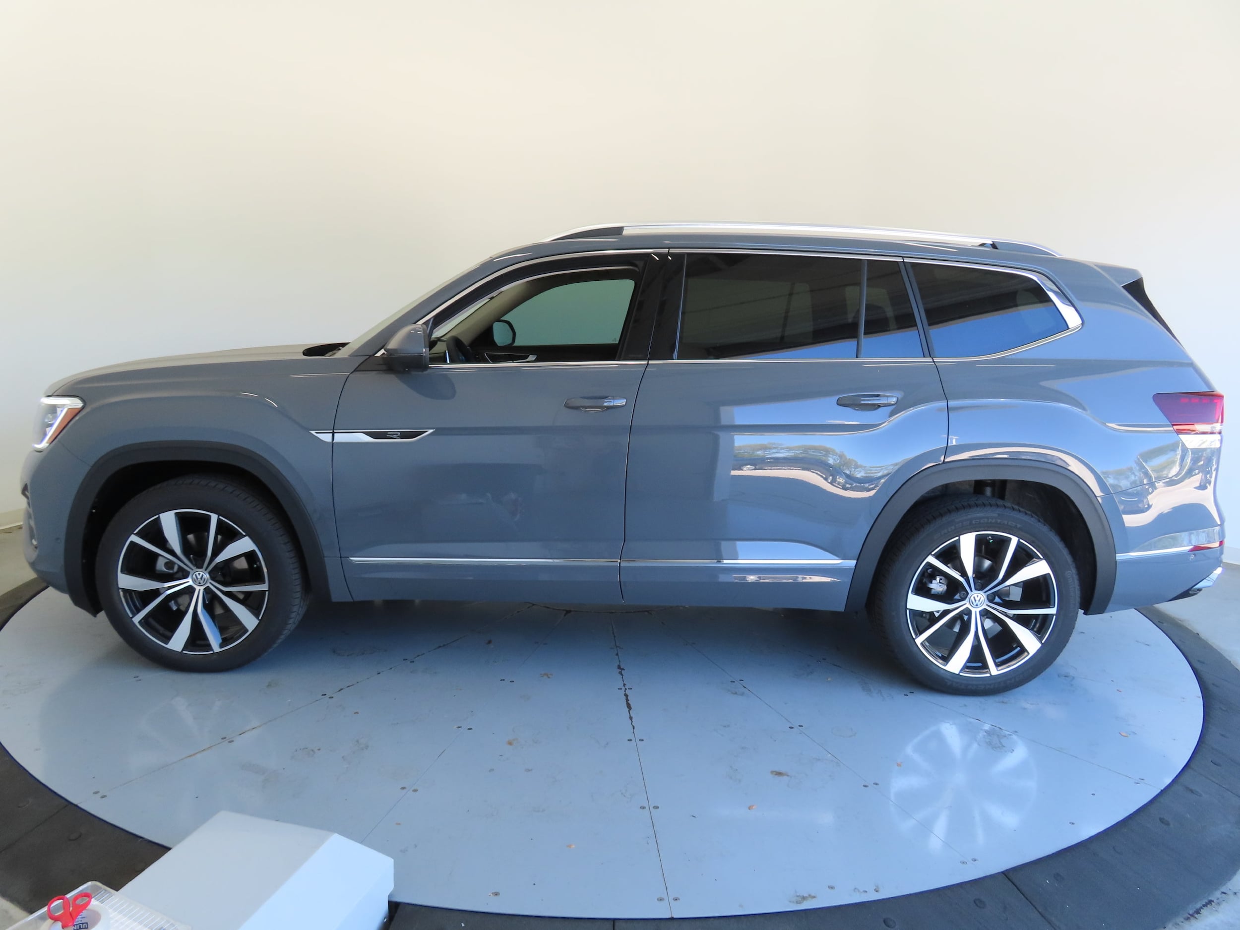 2026 Volkswagen Atlas SEL Premium R-Line - Photo 7