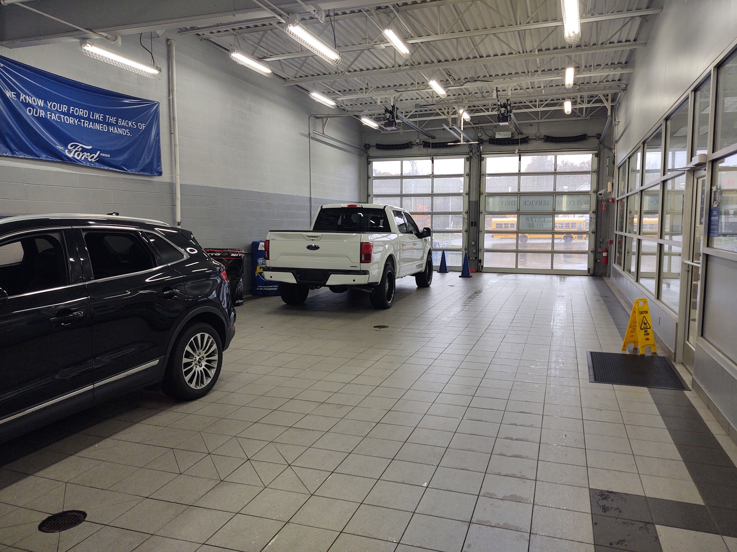 Service center ford