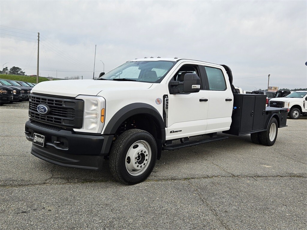 2025 Ford F-450 photo 3