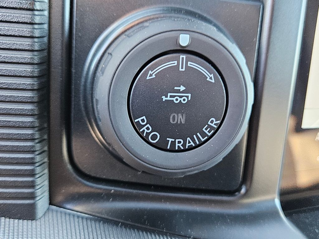 2025 Ford F-150 Platinum - Photo 25