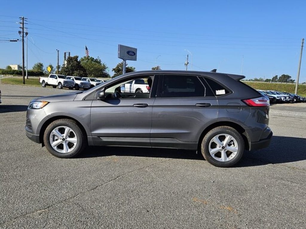 New 2024 Ford Edge SE Sport Utility