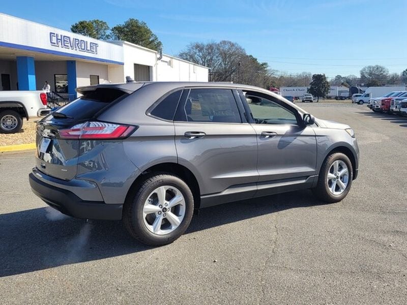 2024 Ford Edge SE - Photo 12