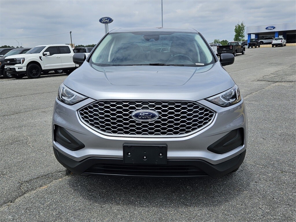 2024 Ford Edge SE photo 2