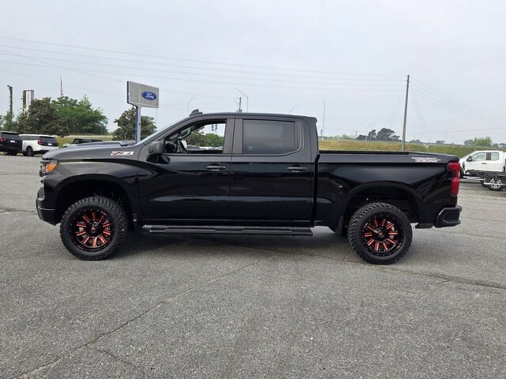 Used 2024 Chevrolet Silverado Custom Trail Boss Crew Cab