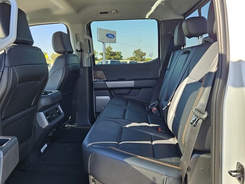 2026 Ford F-350 Super Duty Lariat - Photo 6