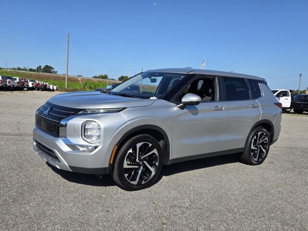 Used 2024 Mitsubishi Outlander Wagon