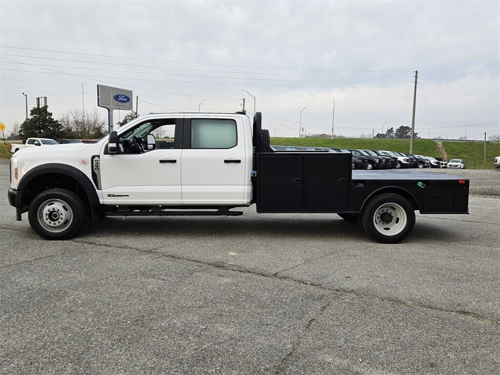 2025 Ford F-450 photo 4