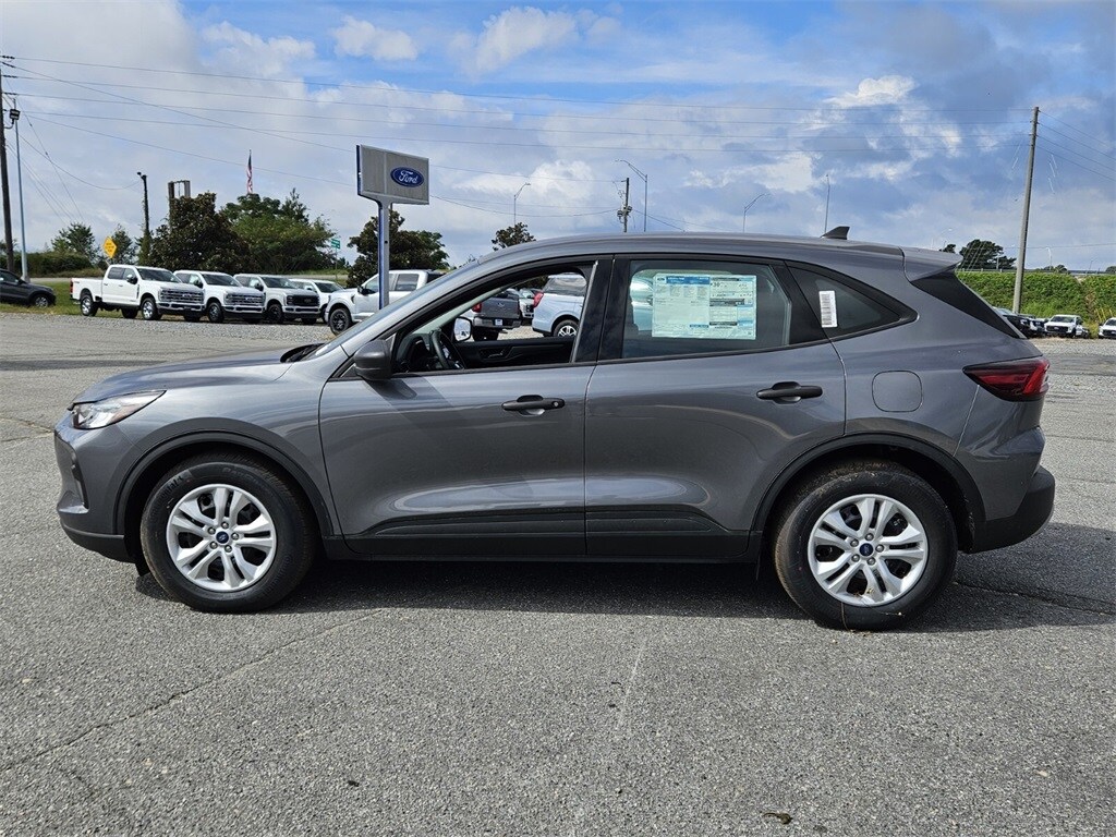 2024 Ford Escape Base photo 2