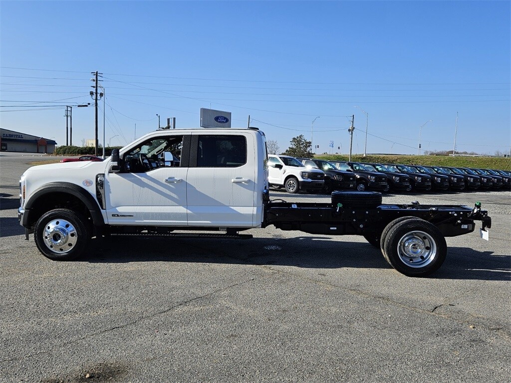 2025 Ford F-450 photo 4