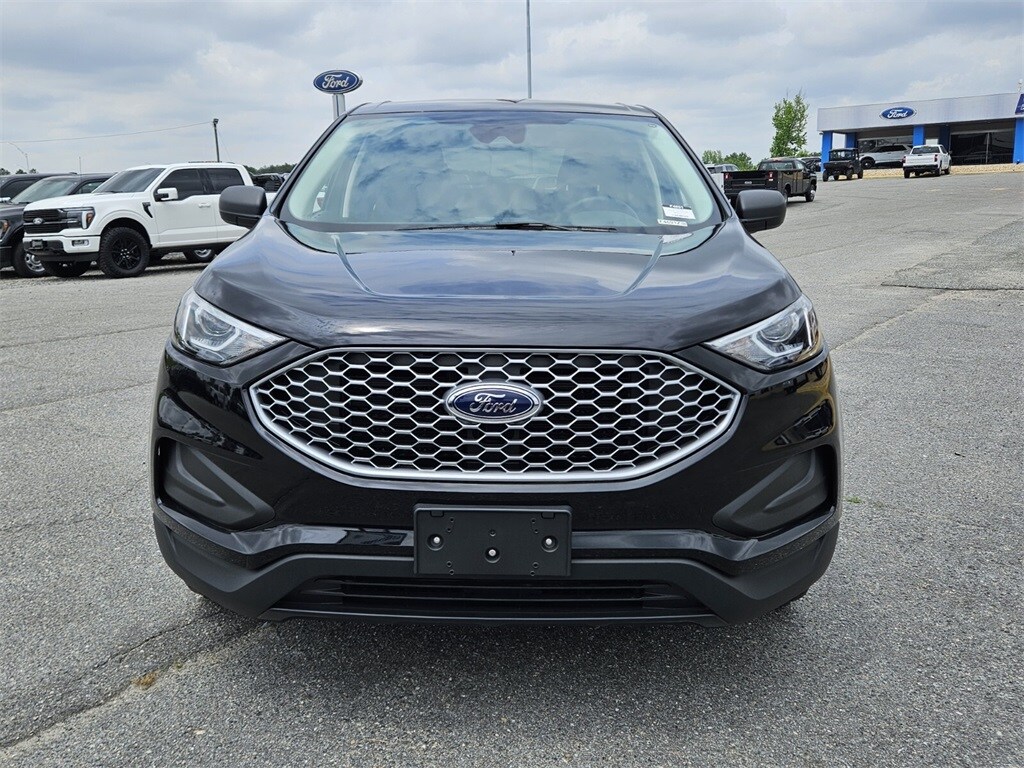 2024 Ford Edge SE photo 2