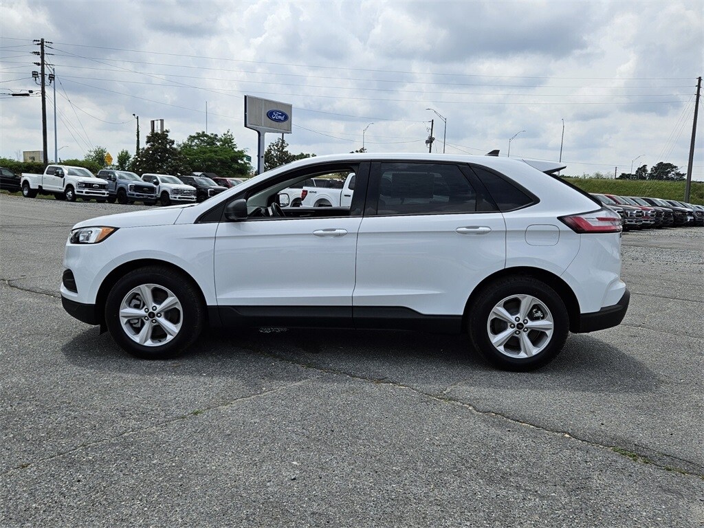 2024 Ford Edge SE photo 4
