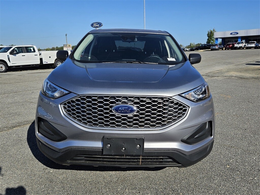 2024 Ford Edge SE photo 2