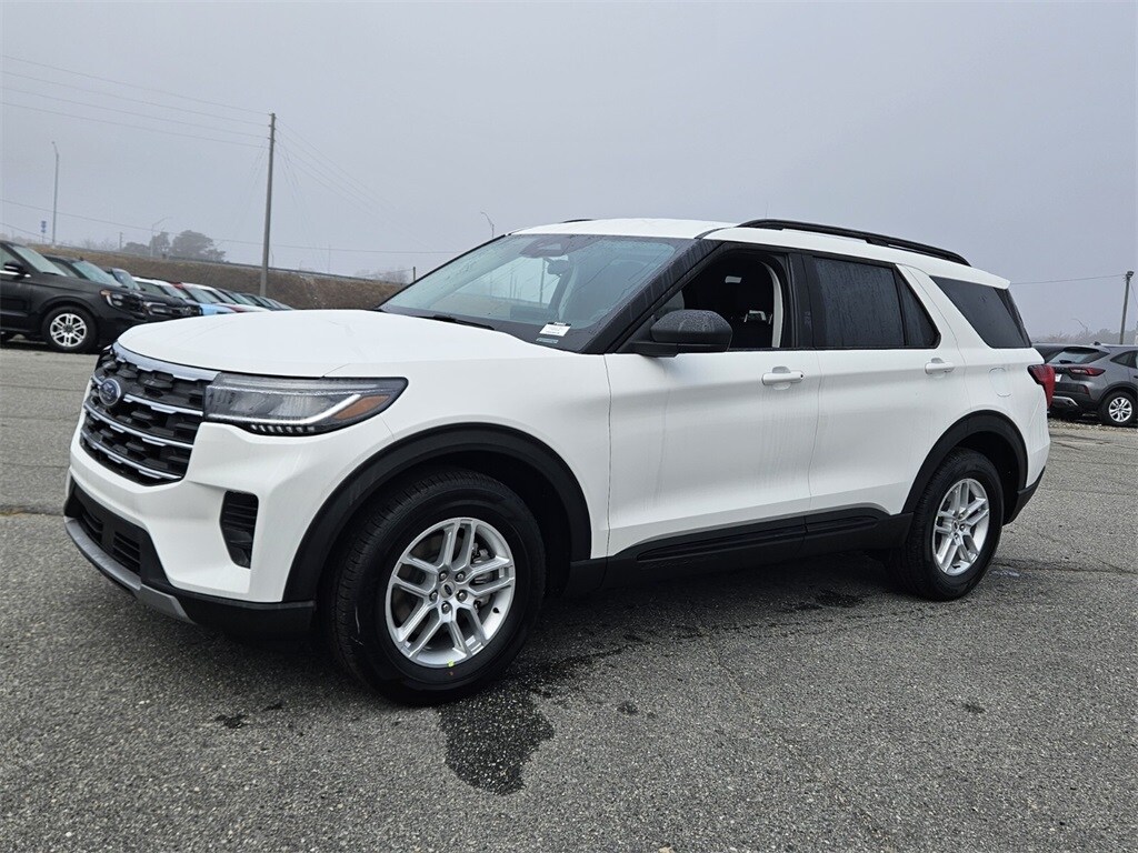 2026 Ford Explorer photo 3