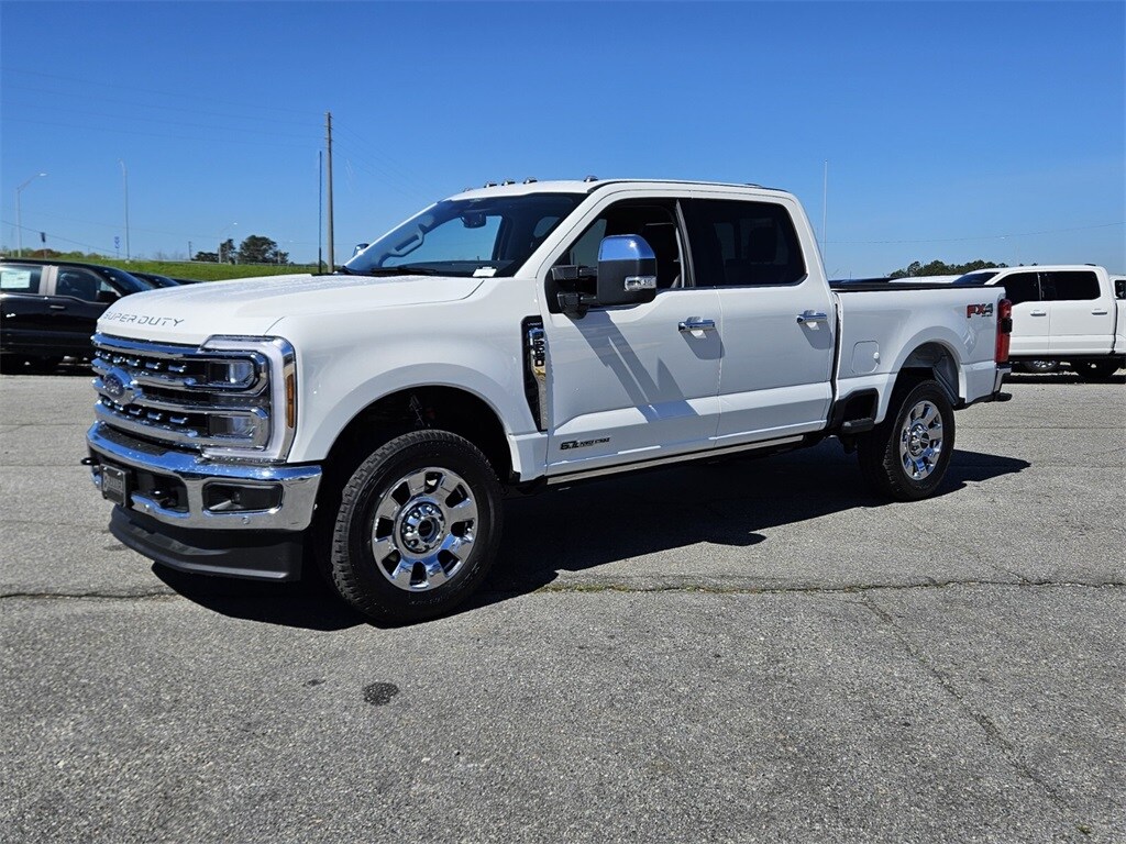 2025 Ford F-250 photo 3