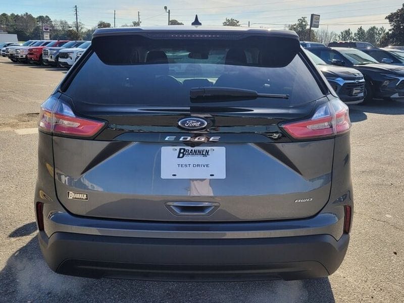 2024 Ford Edge SE - Photo 9