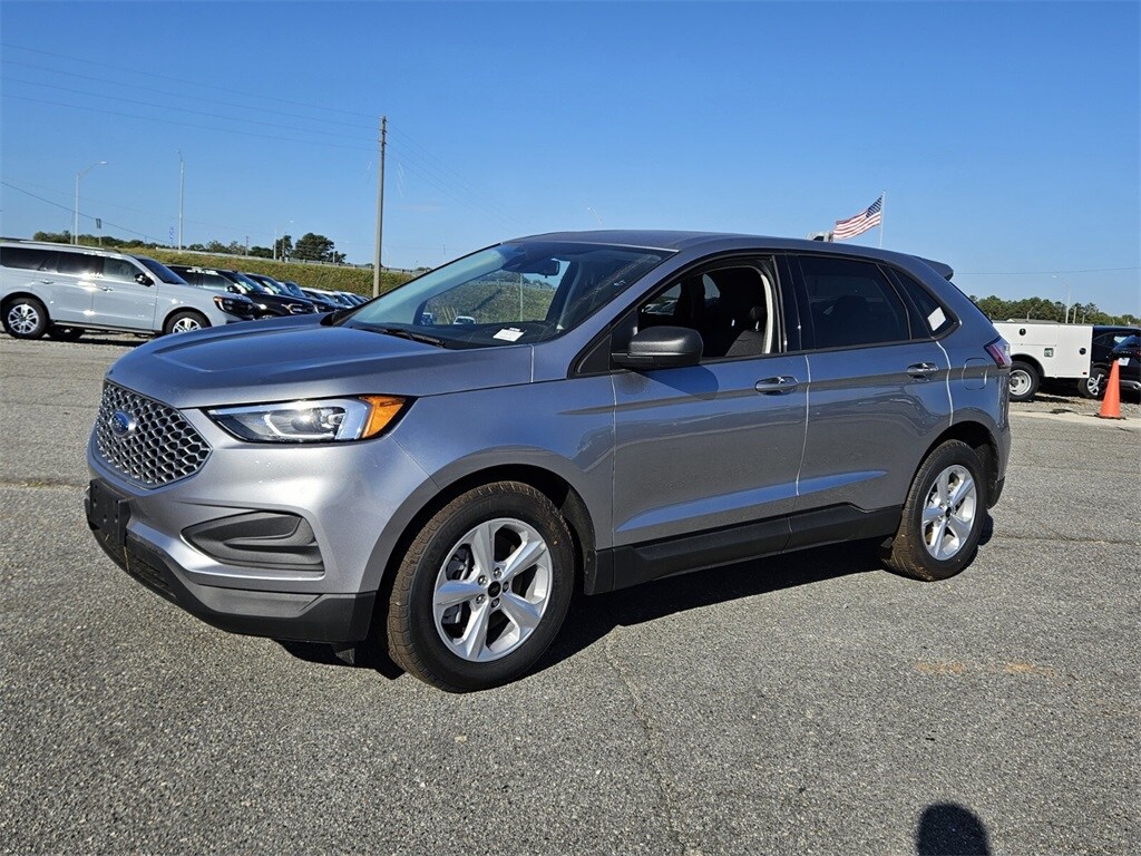 2024 Ford Edge SE photo 3