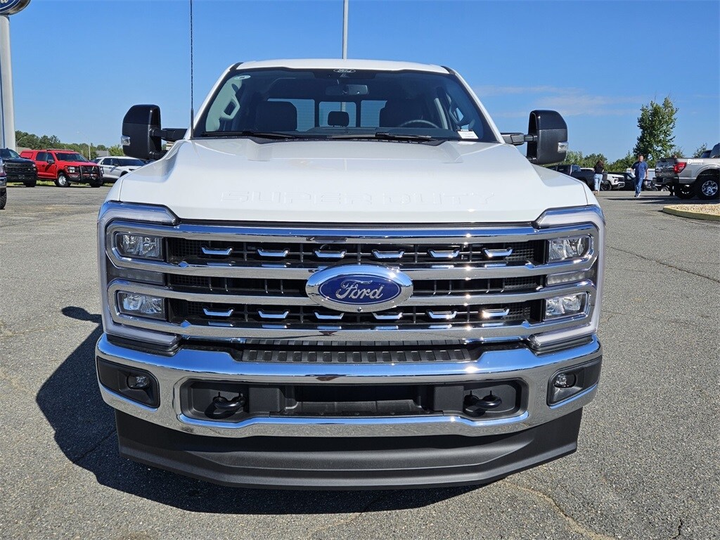 2026 Ford F-250 Lariat photo 2
