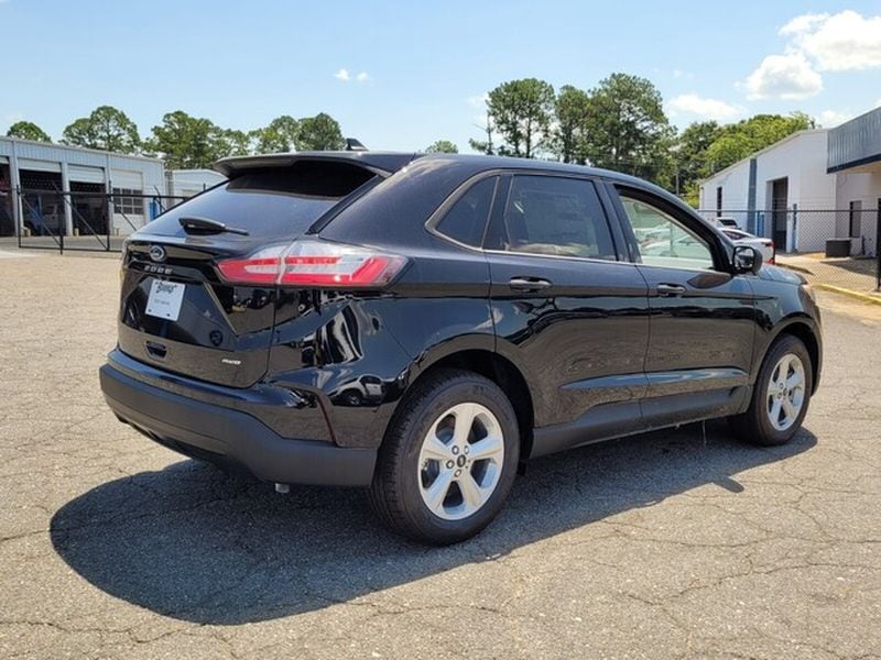 2024 Ford Edge SE - Photo 12