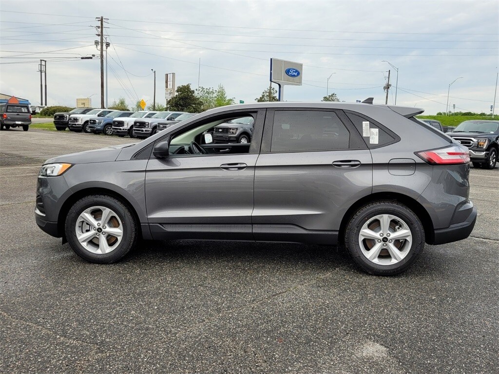 2024 Ford Edge SE photo 4