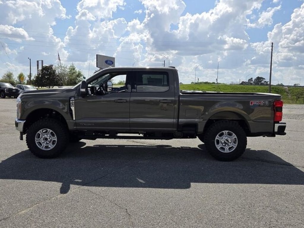 New 2026 Ford F-250 XLT Crew Cab