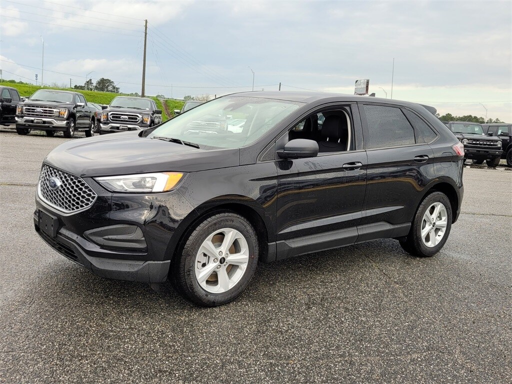 2024 Ford Edge SE photo 3