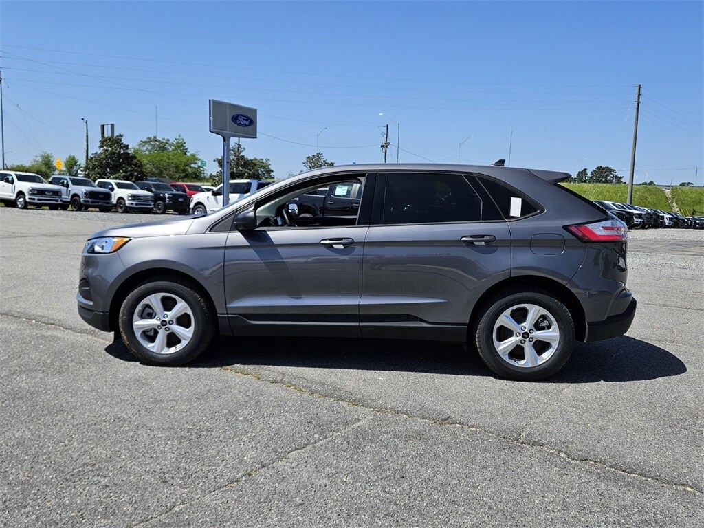 2024 Ford Edge SE photo 4