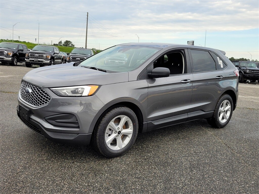 2024 Ford Edge SE photo 3