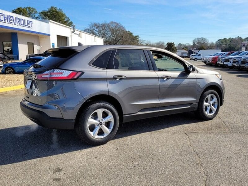 2024 Ford Edge SE - Photo 13