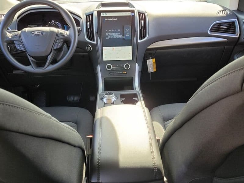 2024 Ford Edge SE - Photo 8