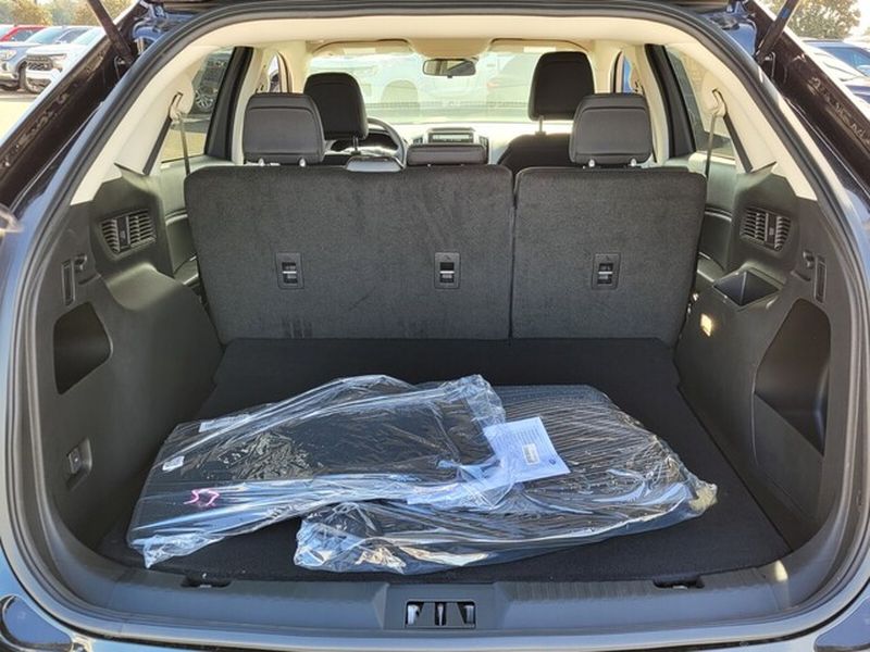 2024 Ford Edge SE - Photo 12