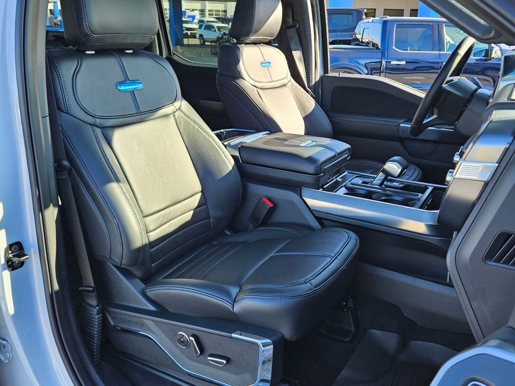 2025 Ford F-150 Platinum - Photo 15