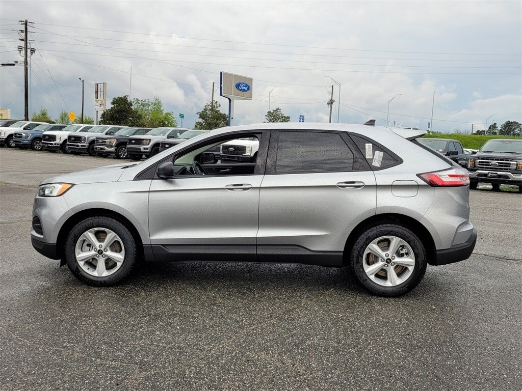2024 Ford Edge SE photo 4