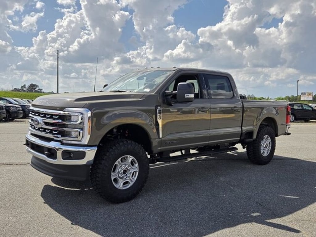 New 2026 Ford F-250 XLT Crew Cab