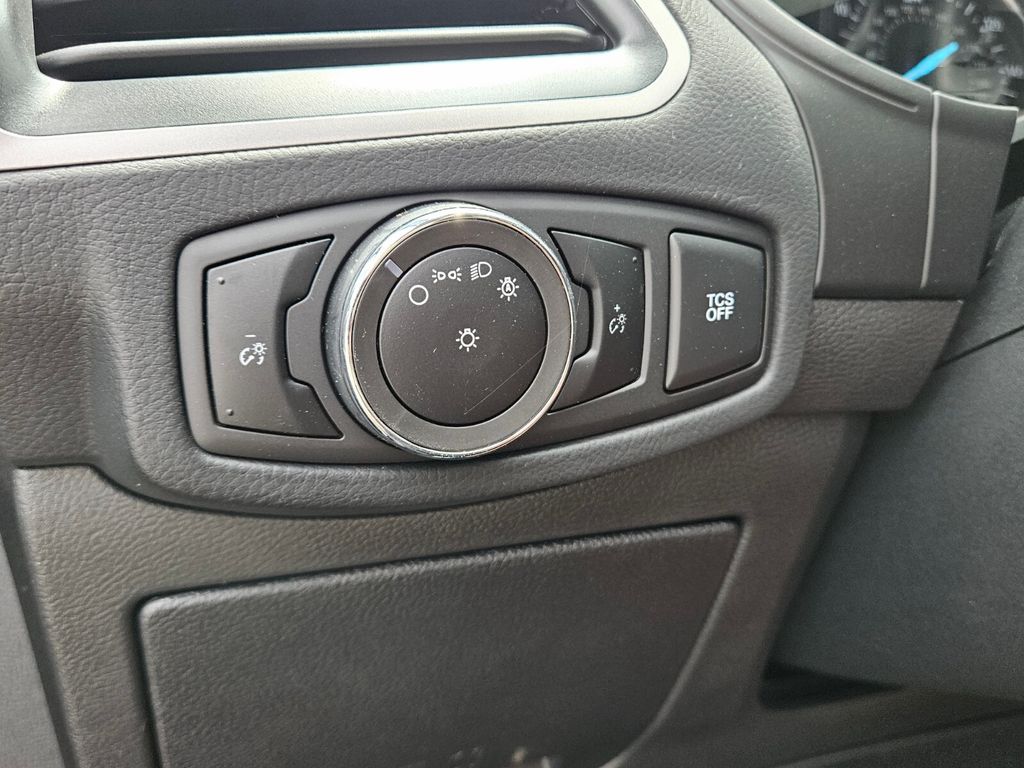 2024 Ford Edge SE - Photo 26