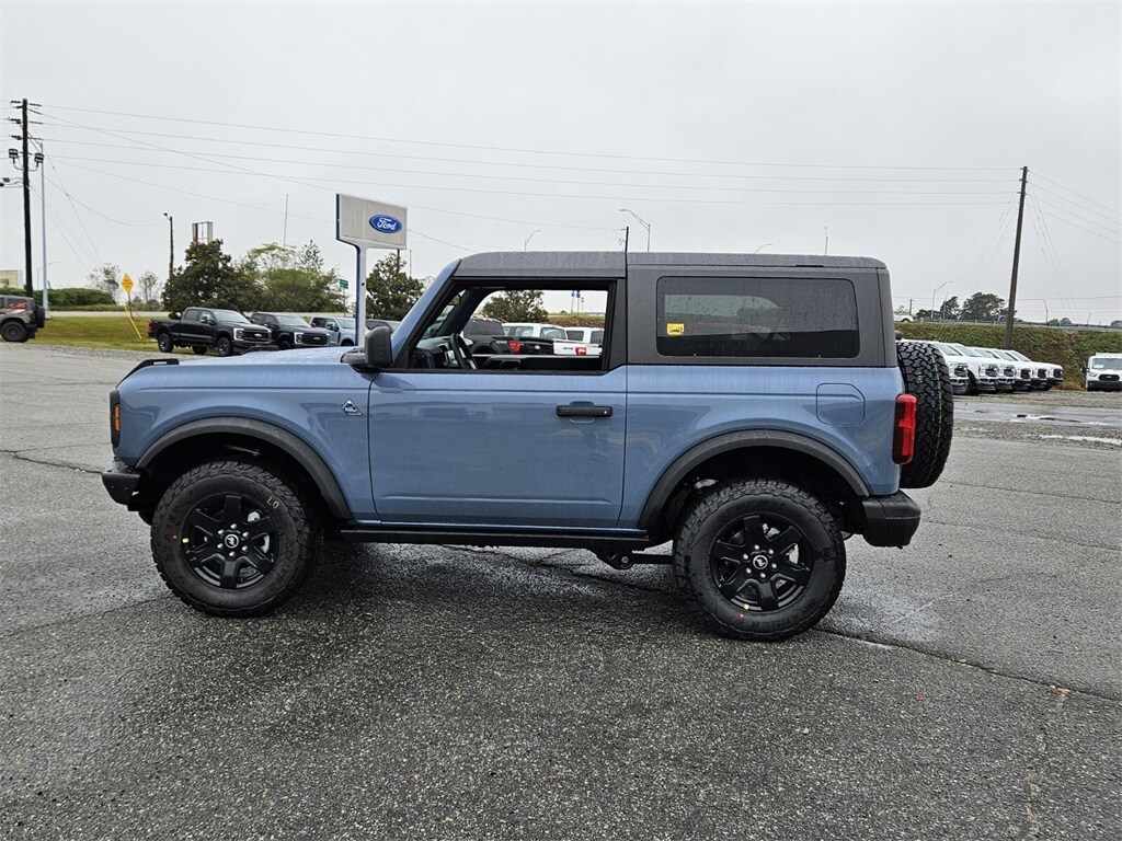 2024 Ford Bronco Black Diamond photo 4
