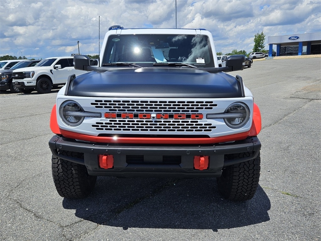 2025 Ford Bronco First Edition photo 2
