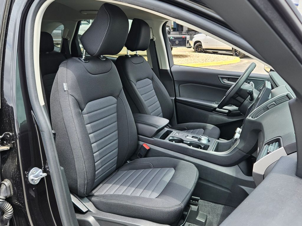 2024 Ford Edge SE - Photo 16