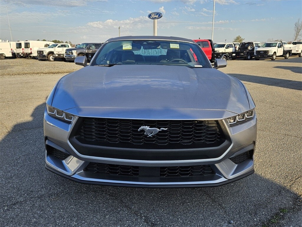 2025 Ford Mustang EcoBoost photo 2